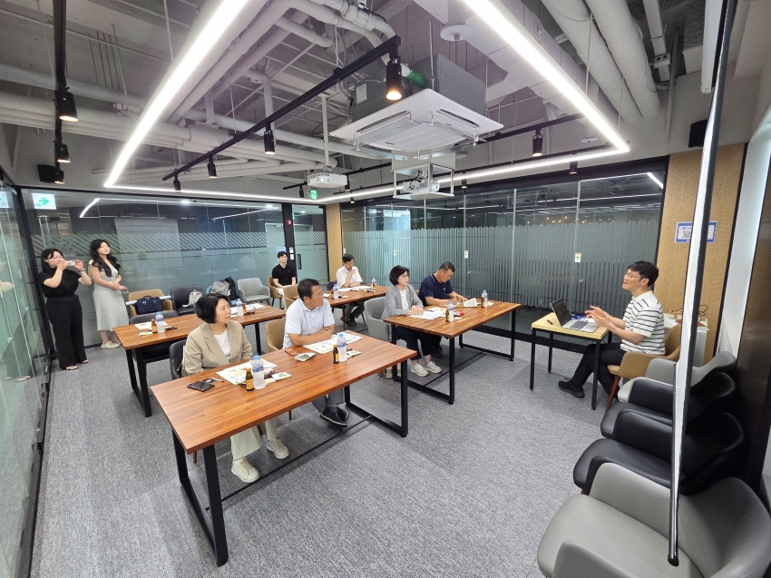 사회적 고립 예방을 위한 정책 연구회 현장 견학_1